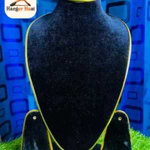 Velvet Necklace Stand (Mokhmol)